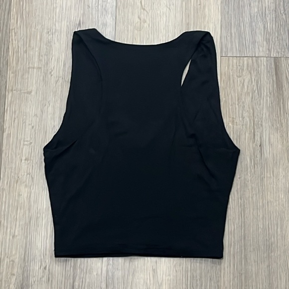 Lulus Cropped Vneck Tank - Picture 2 of 2